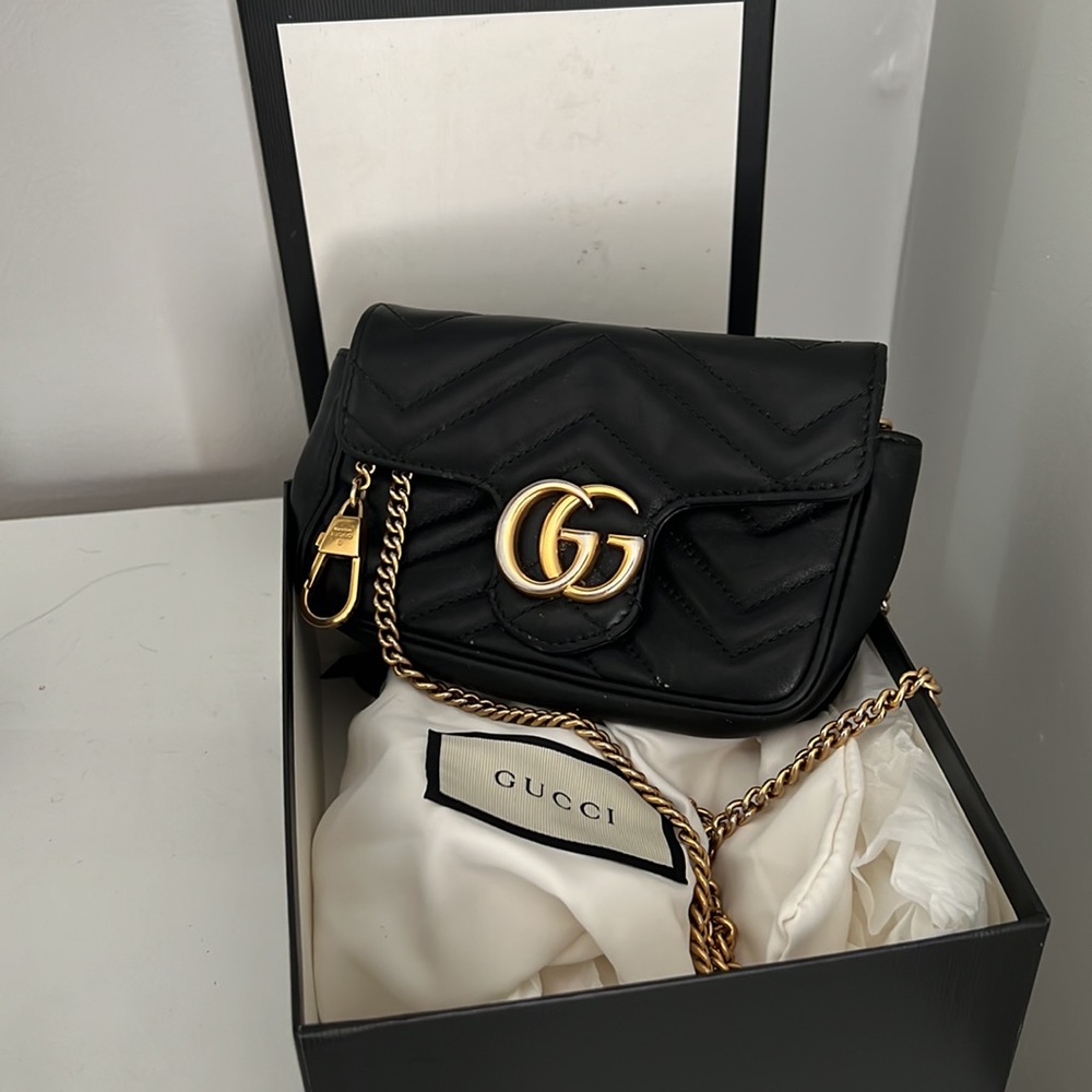 GG Marmont matelassé leather super mini bag